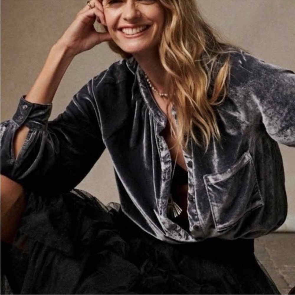 Anthropologie Pilcro Top Size M Button Down Gray Velour EUC